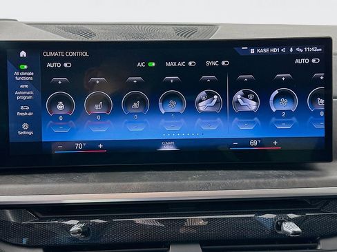 Certified 2023 BMW X7 xDrive40i w/ Premium Package image 16