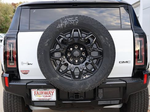 New 2025 GMC Hummer EV 2X image 40