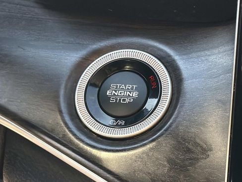 Used 2022 Jeep Grand Cherokee L Limited image 17