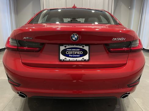 Certified 2022 BMW 330i xDrive Sedan w/ Premium Package 2 AWD/4WD image 5