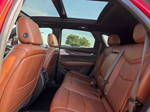 Used 2021 Cadillac XT5 Premium Luxury FWD image 13