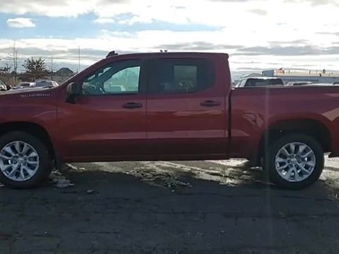 Used 2020 Chevrolet Silverado 1500 Custom w/ Custom Value Package image 5