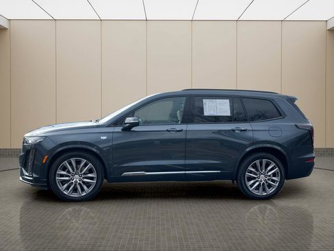 Used 2021 Cadillac XT6 Sport image 2
