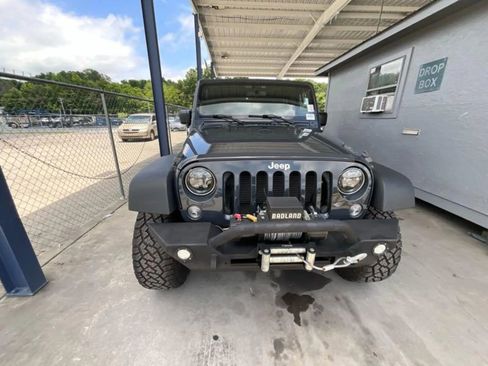Used 2017 Jeep Wrangler Unlimited Sport w/ Connectivity Group AWD/4WD image 2