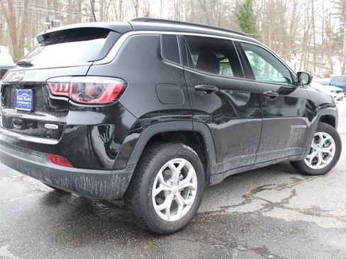 Certified 2024 Jeep Compass Latitude image 5