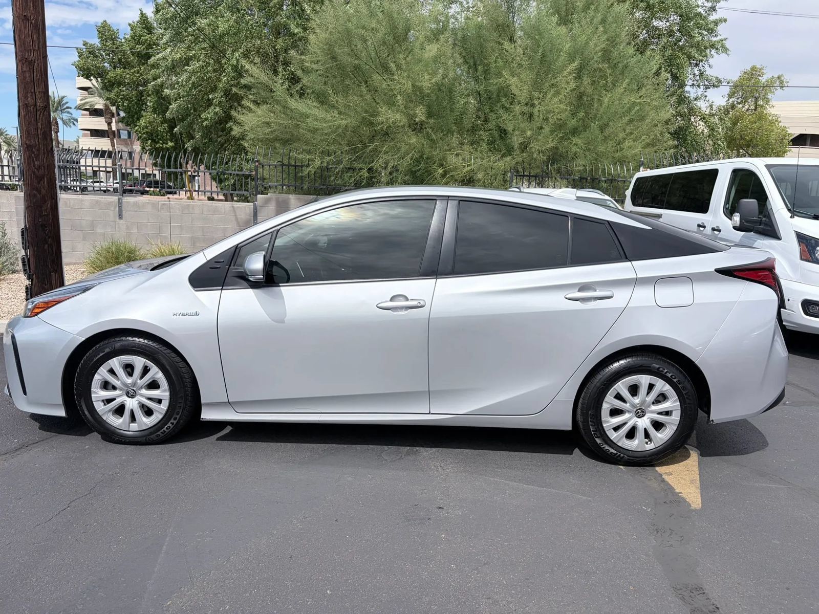 Used 2021 Toyota Prius L Eco FWD image 8