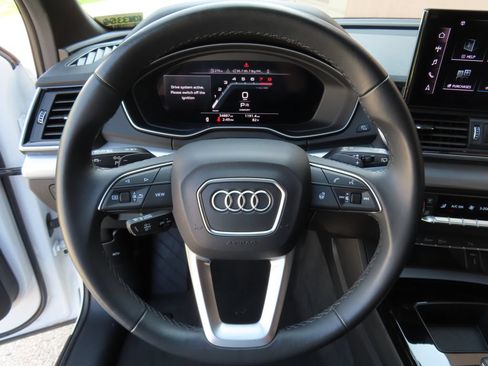 Used 2025 Audi Q5 2.0T Premium AWD/4WD image 23
