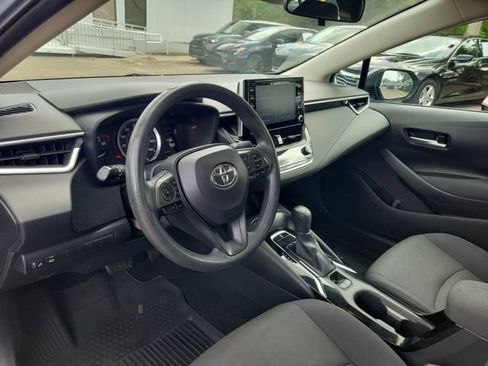 Used 2020 Toyota Corolla LE FWD image 12