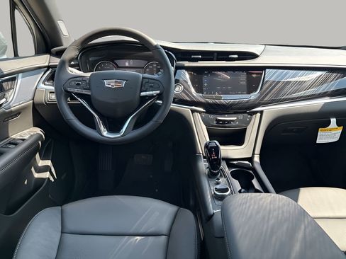 New 2025 Cadillac XT6 Premium Luxury w/ LPO, Floor Liner Package image 23