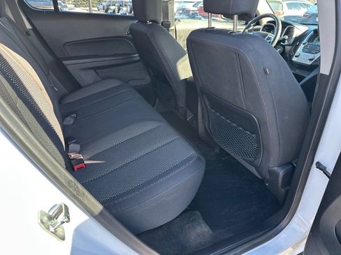 Used 2017 Chevrolet Equinox LT FWD image 18