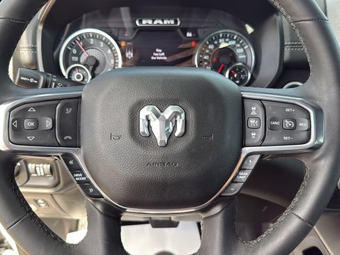 Used 2025 RAM 1500 Laramie AWD/4WD image 15