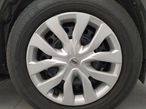 Used 2018 Nissan Rogue S FWD image 31