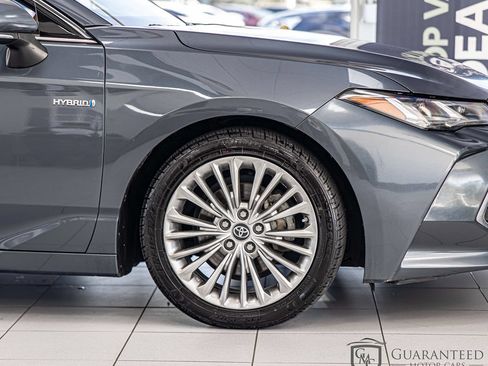 Used 2019 Toyota Avalon Limited w/ Advanced Safety Package FWD image 11
