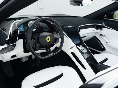 Used 2025 Ferrari Roma Spider image 6