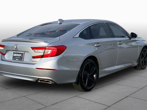 Used 2018 Honda Accord Sport image 13