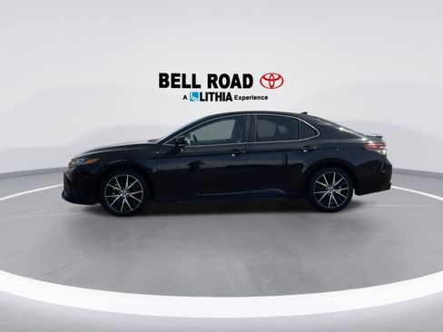 Used 2024 Toyota Camry SE FWD image 5