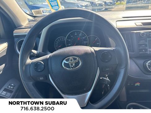 Used 2016 Toyota RAV4 LE FWD image 10