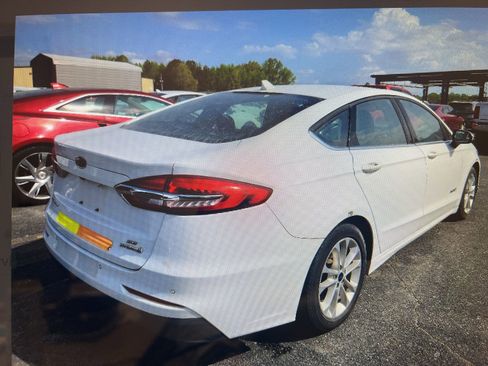 Used 2019 Ford Fusion SE image 5