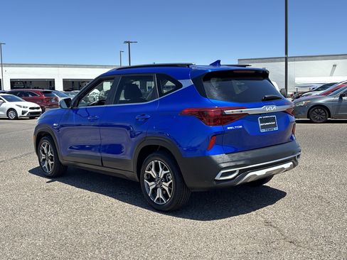 Used 2022 Kia Seltos EX AWD/4WD image 4