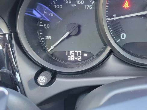 Used 2024 Porsche Macan image 16