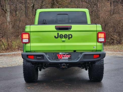 Used 2025 Jeep Gladiator Nighthawk image 15