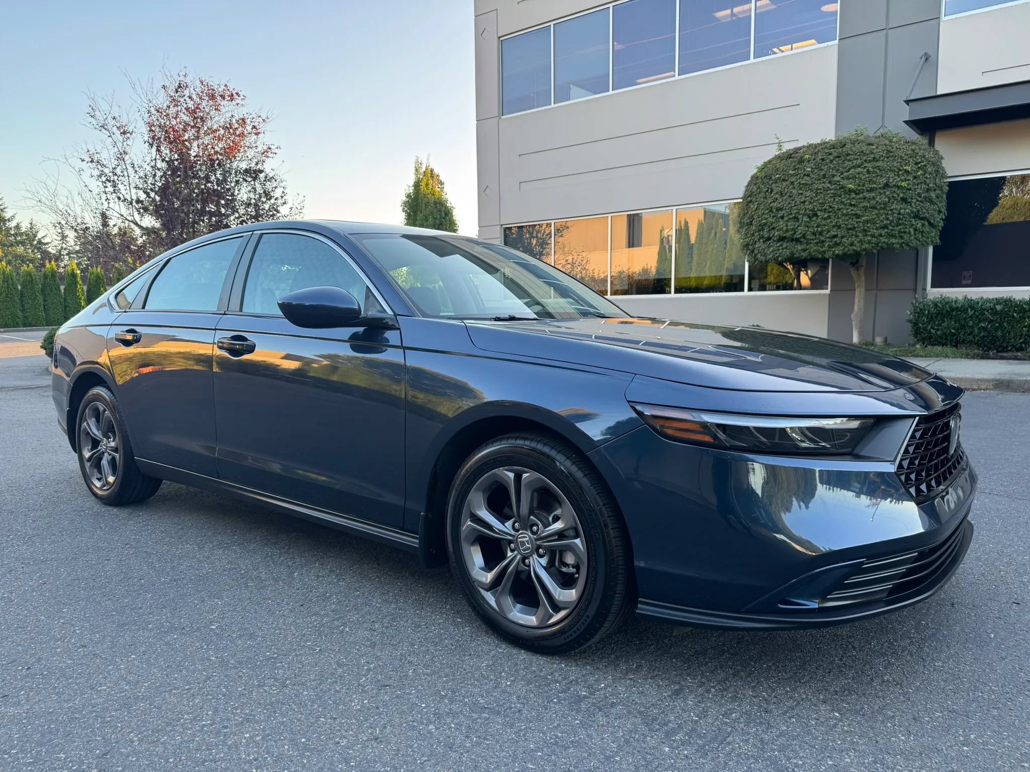 Used 2023 Honda Accord EX image 1