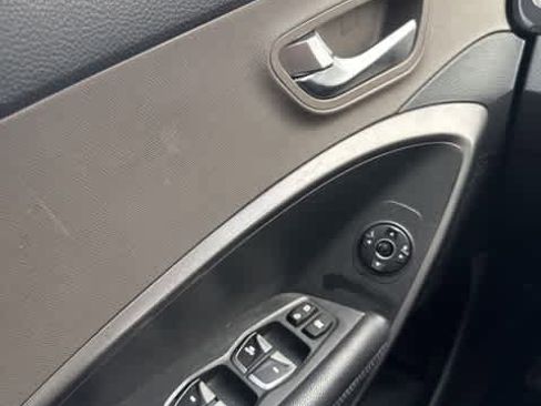 Used 2013 Hyundai Santa Fe Sport 2.0T w/ Technology Pkg image 18