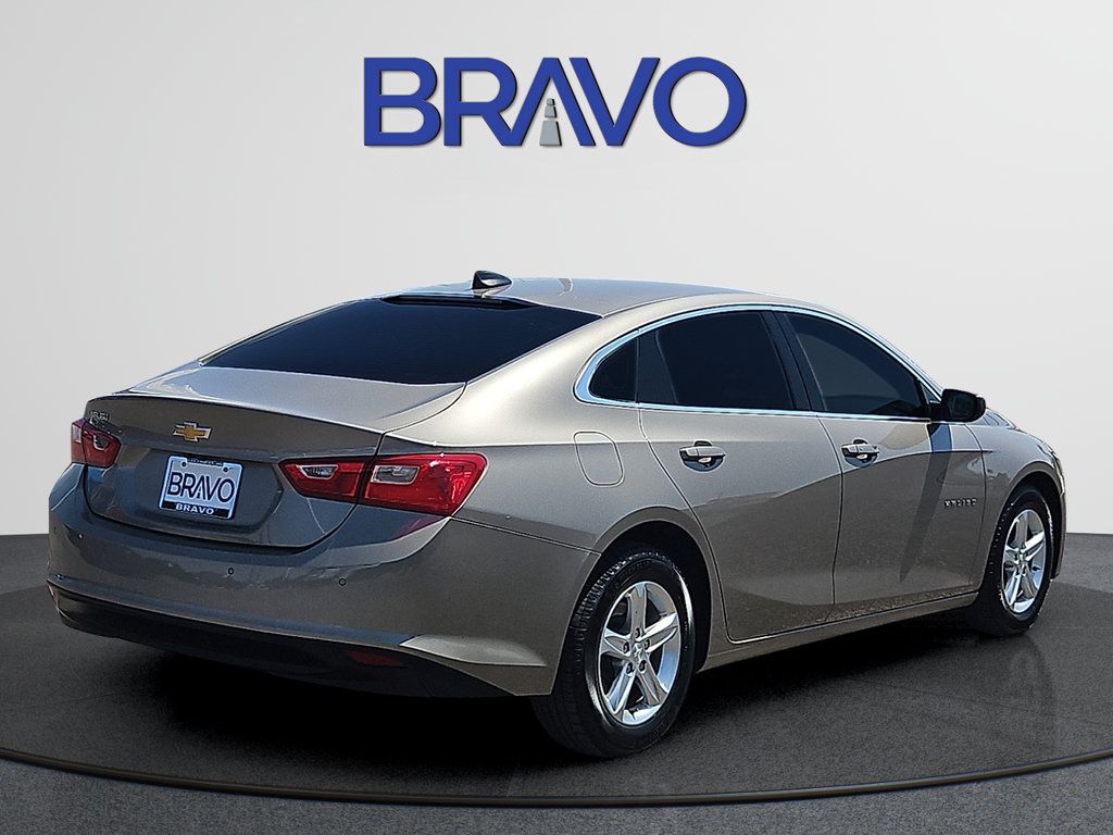 Used 2022 Chevrolet Malibu LS w/ Driver Confidence Package FWD image 4