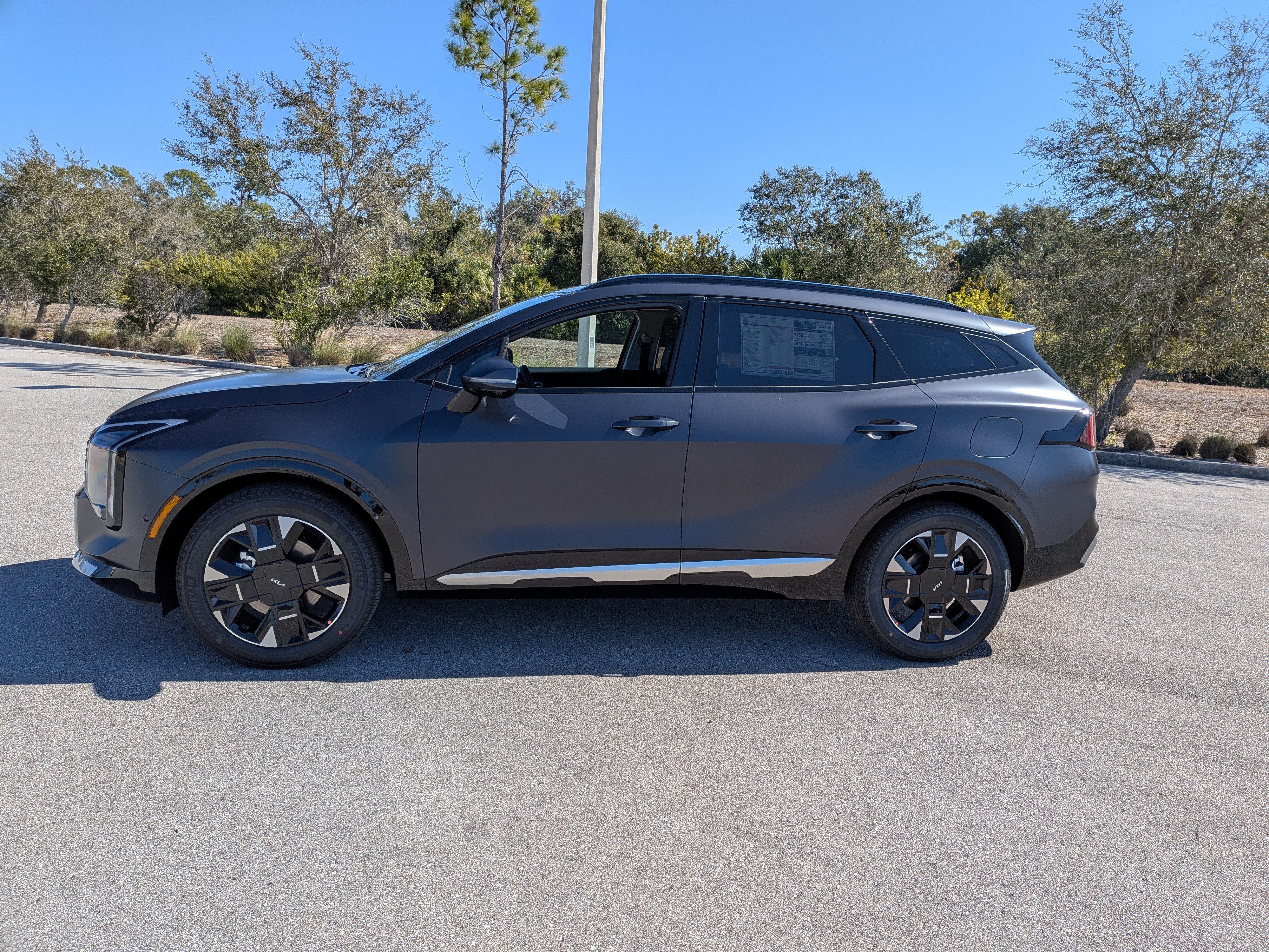 New 2026 Kia Sportage SX FWD image 8