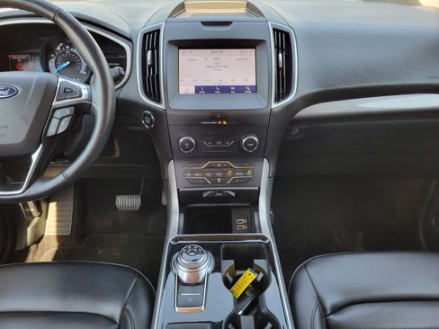 Used 2020 Ford Edge SEL image 18