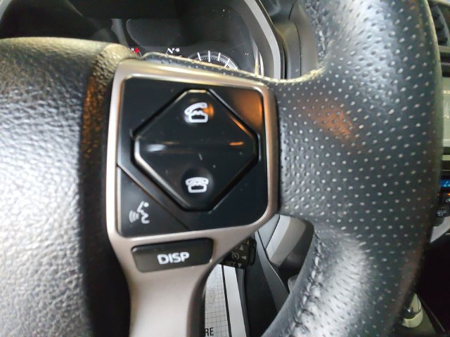 Used 2018 Toyota 4Runner Limited AWD/4WD image 19