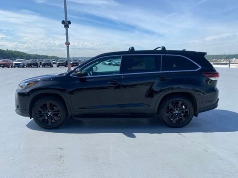 Used 2019 Toyota Highlander SE AWD/4WD image 5