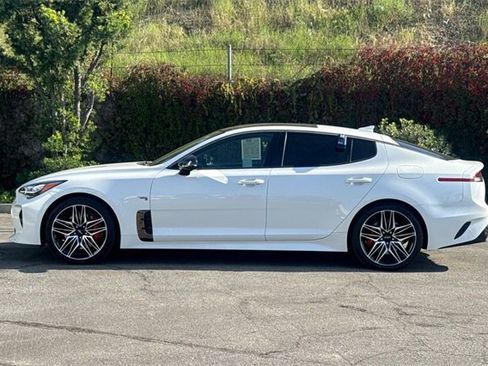 Used 2022 Kia Stinger GT2 image 7