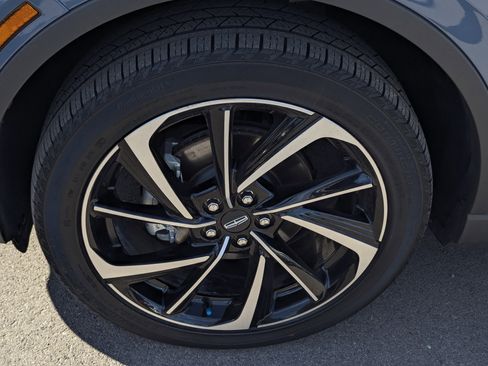 Used 2023 Lincoln Corsair Reserve w/ Rear Removable Package Tray image 7