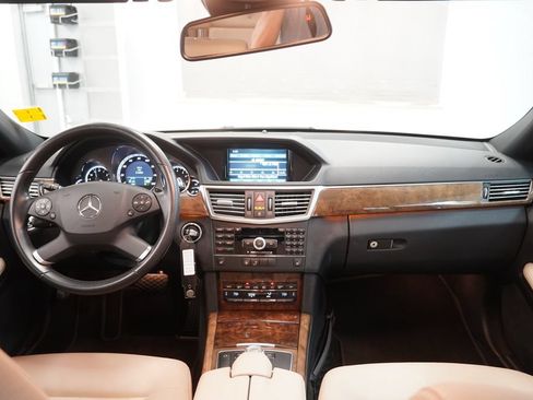Used 2010 Mercedes-Benz E 350 Sedan image 20