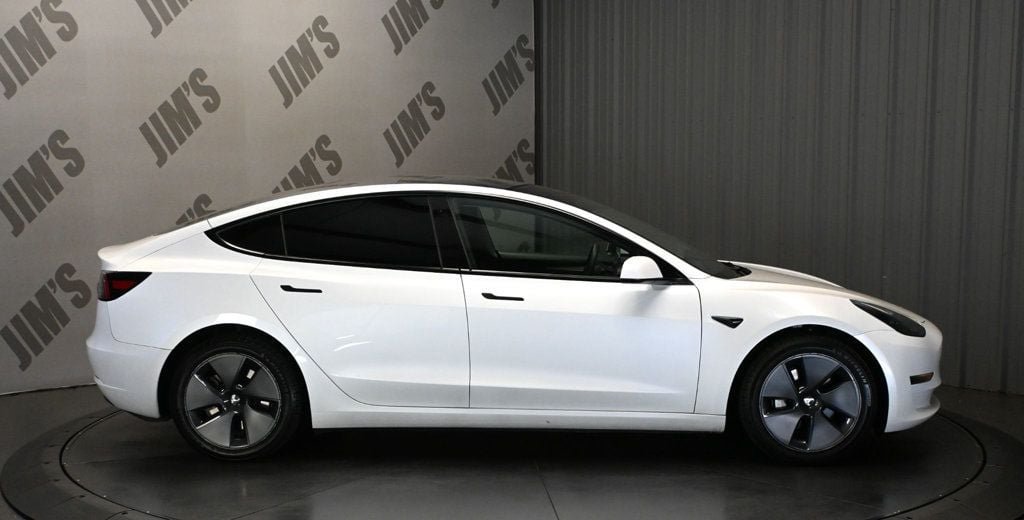 Used 2023 Tesla Model 3 Standard Range RWD image 4