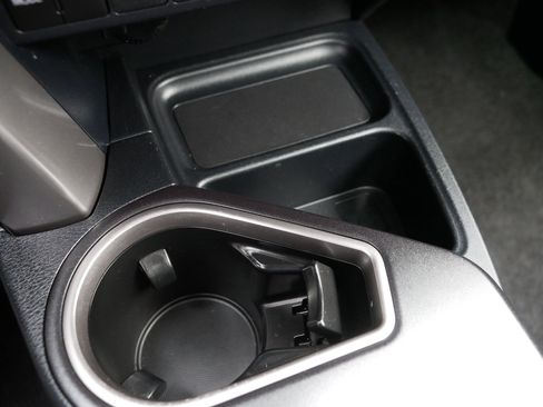 Used 2018 Toyota RAV4 XLE image 36