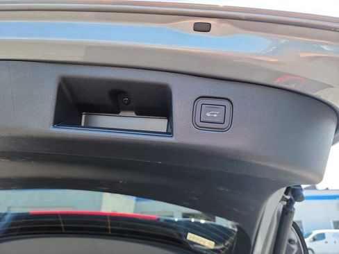 Used 2025 Chevrolet Blazer EV LT AWD/4WD image 16