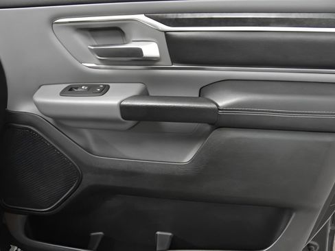 Used 2019 RAM 1500 Big Horn RWD image 15