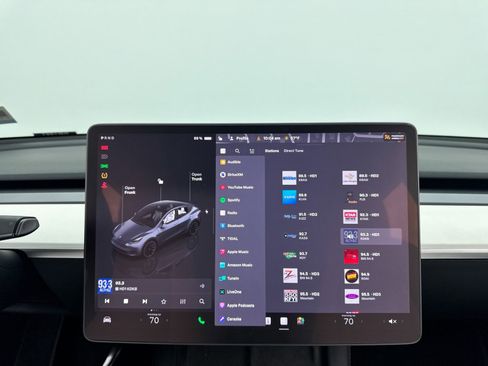 Used 2022 Tesla Model Y Long Range image 24