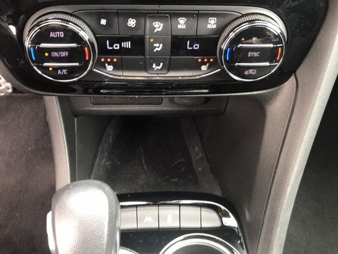 Used 2023 Buick Encore GX Select w/ Sport Touring Package FWD image 29