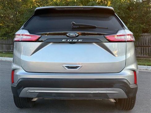 Used 2022 Ford Edge SEL image 4