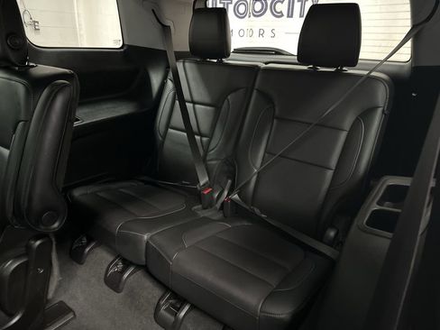 Used 2019 GMC Acadia SLT w/ Black Edition image 24