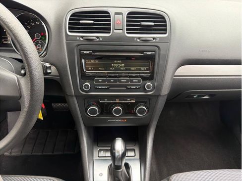 Used 2013 Volkswagen Golf 4-Door FWD image 16