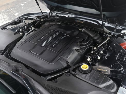 Used 2014 Jaguar F-TYPE S image 29