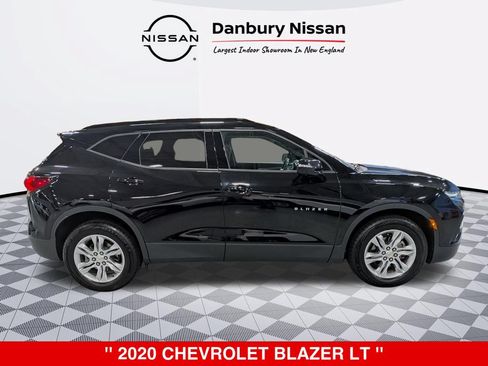Used 2020 Chevrolet Blazer LT w/ Sound & Technology Package AWD/4WD image 2