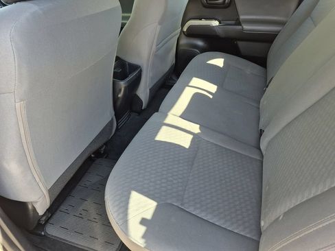 Used 2020 Toyota Tacoma SR5 AWD/4WD image 21