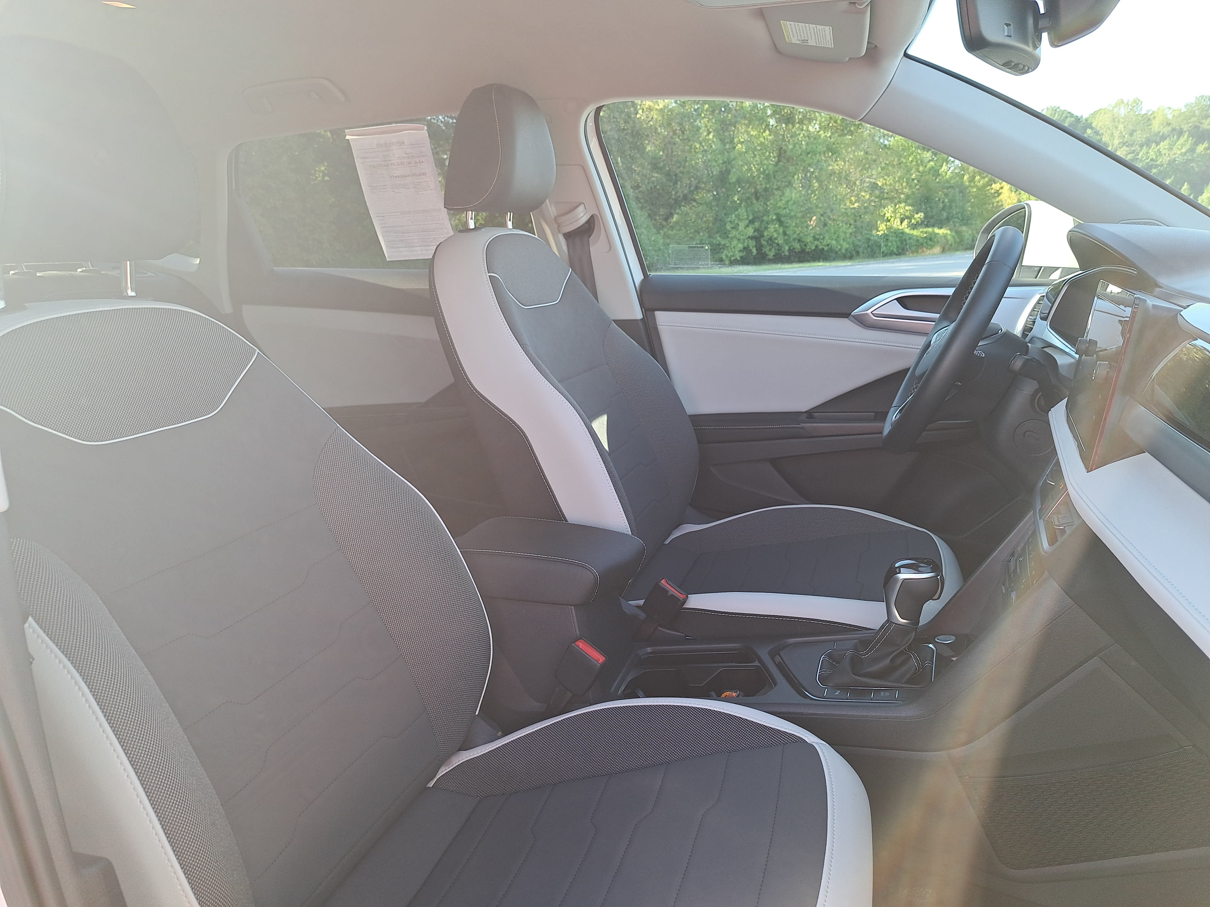 Certified 2026 Volkswagen Taos SE FWD image 10