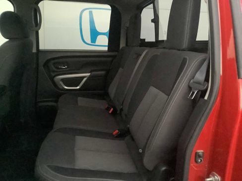 Used 2023 Nissan Titan SV image 13