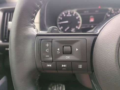 Used 2022 Nissan Pathfinder SL w/ Lighting Package (N92) AWD/4WD image 24